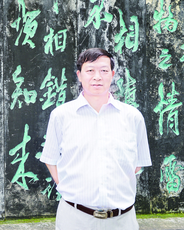 谭贵清照片.jpg
