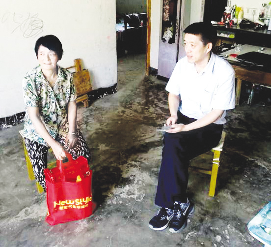 1506353457642636.jpg 12-5 2 配一图 水县商务局帮扶工作.jpg
