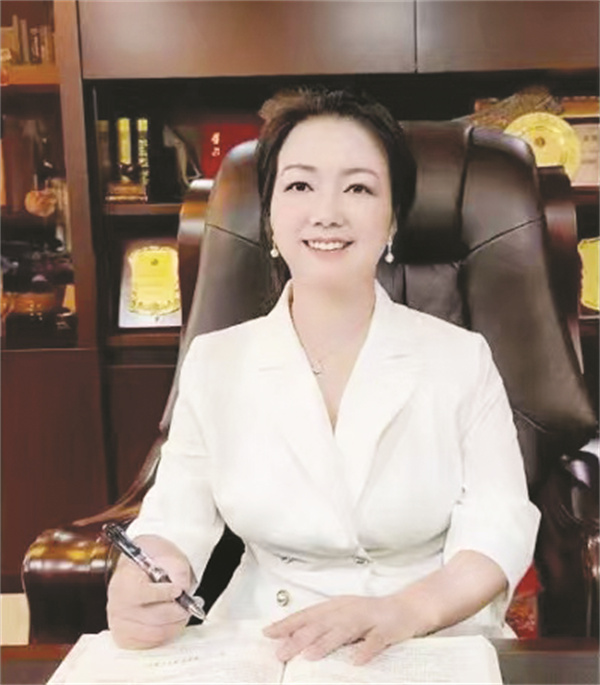 1652183133906626.jpg 5-1 2大隐健康集团董事长周筱妮.jpg