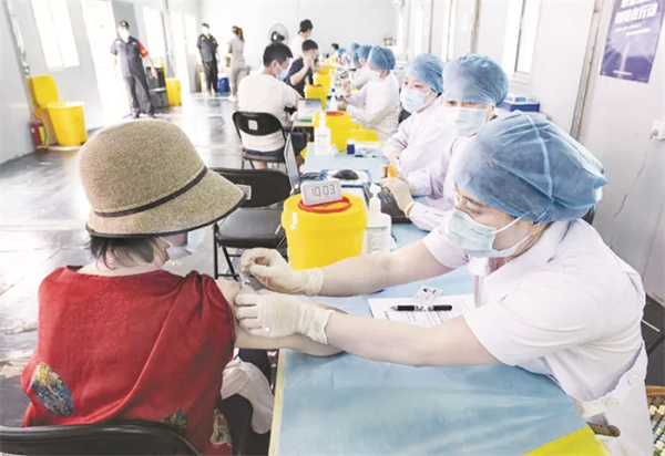 1652282378800325.jpg 8-1 1 新冠疫苗.jpg