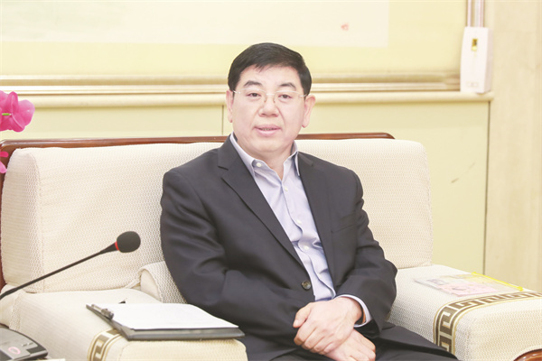 1-3 2-2 汾酒党委书记、董事长袁清茂.jpg