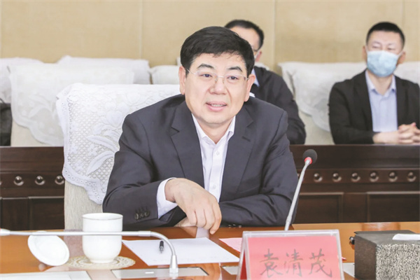 1653999493550187.jpg 1-2 2 1 汾酒党委书记、董事长袁清茂.jpg