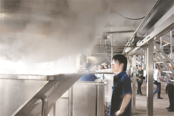 8-12 小曲酒新工艺-出酒.jpg