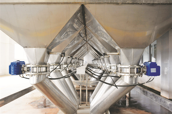 8-14 小曲酒新工艺-泡粮.jpg