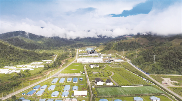 4-2 1 2 矿区全貌.jpg