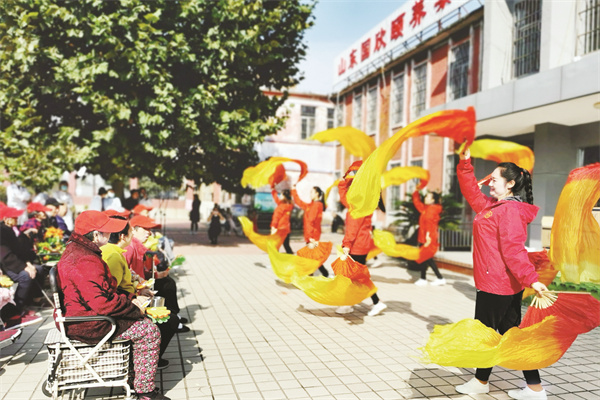 1655292963105928.jpg 1-2 1 2,“新矿心”走进老年公寓.jpg