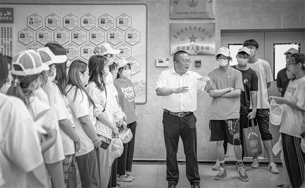 6-1 5 搭建就业引才.jpg