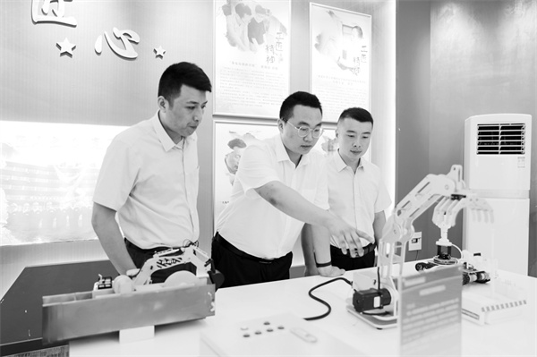 7-1 1 实打实挖潜 多元化创.jpg