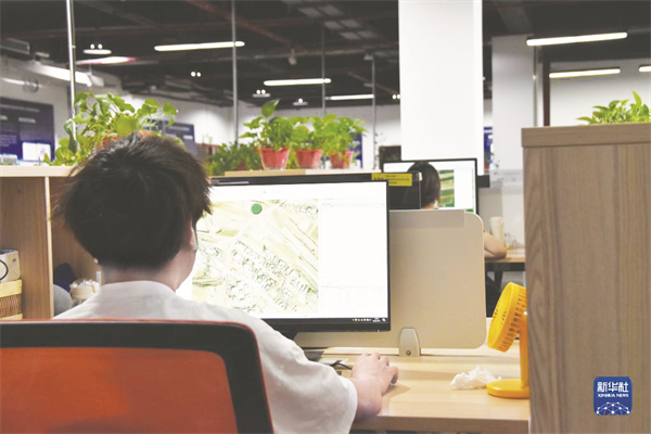 1-4 2 工作人员在长沙市.jpg