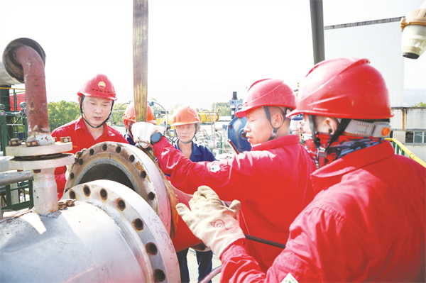 5-2 5齐心协力 鏖战检修.jpg