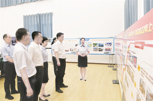 1660567078504153.jpg 5-5 8 1观摩鄂西北运营公司廉洁教育展板.jpg