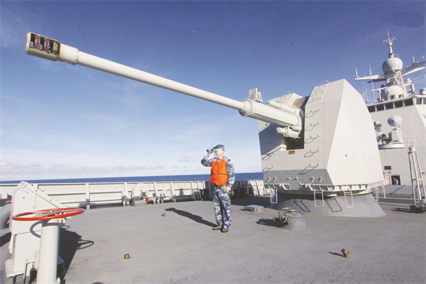 1-1 1 1 图为北重集团研制的130毫米舰炮.jpg