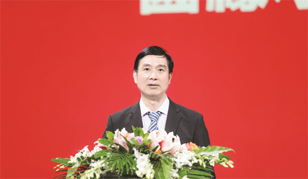 4-4 5 3 新华网董事、副总裁申江.jpg