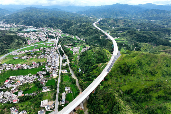 7江西遂川：革命老区交通建设串起幸福生活170.JPG