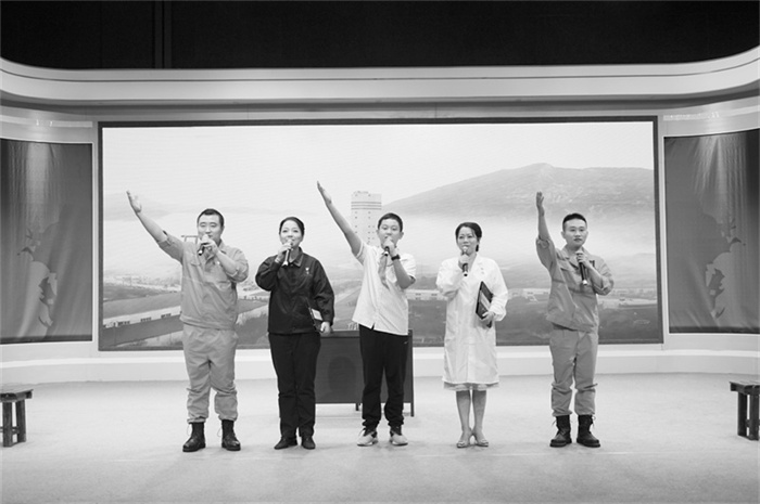 7-2 7新桥矿业诵读节目.jpg