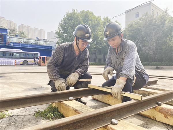 5-2 5图片新闻 华阳二矿多.jpg