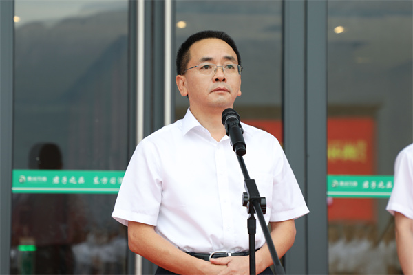 1 1、2022年9月9日，贵州习酒投资控股集团党委书记、董事长张德芹出席揭牌仪式并讲话。.jpg