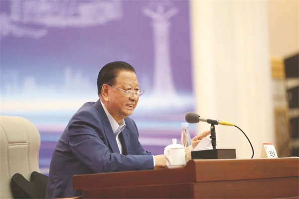 1-2 2 王忠禹发表主旨讲话鼓励企业家.jpg