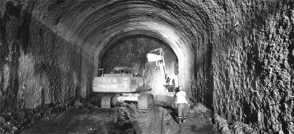 2-2 2，洞室开挖.jpg