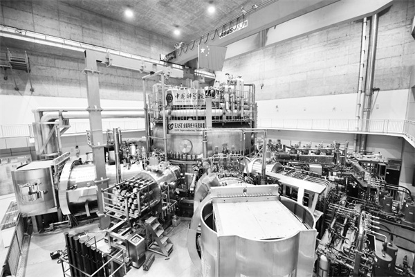 3-2 2，全超导托卡马克大.jpg