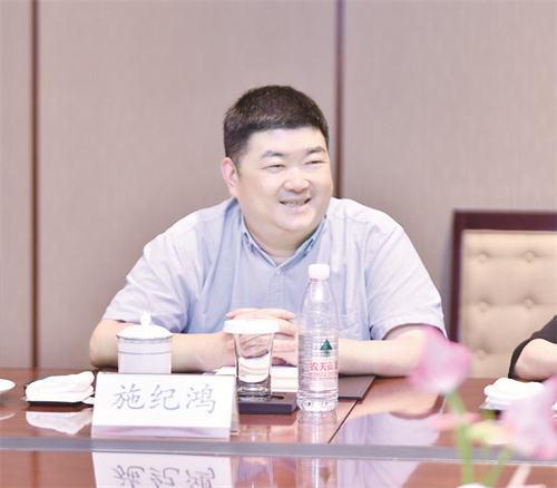 施纪鸿-徐青青摄 (5).jpg