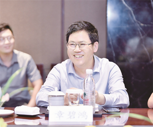 章碧鸿-徐青青摄 (3).jpg