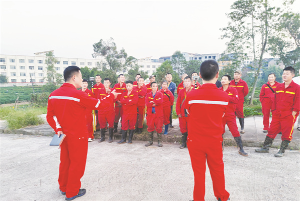 1665483850304355.jpg 5-1 4-1出工班前会.jpg