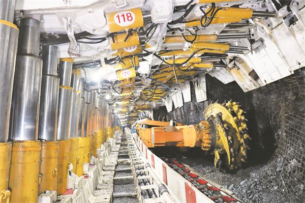 1665577317393817.jpg 4-2 2 2 1301采煤机.jpg