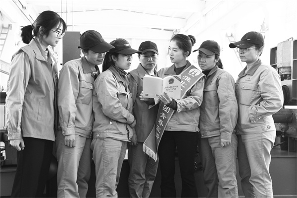 3-2 6 图片新闻 安全宣讲进一线.jpg