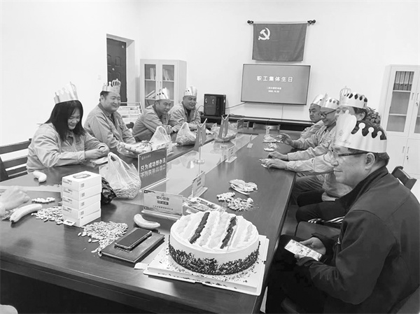 6-2 6必发图片新闻  集体.jpg