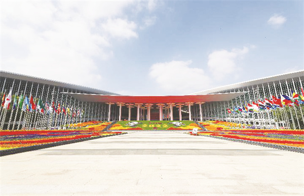 1667990796480460.jpg 4-1 1国家会展中心(上海)南广.jpg