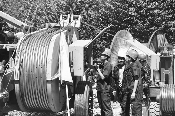 3-2 2 2操作牵张设备.jpg