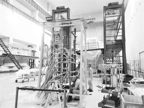 1669641121444474.jpg 2-2 3,换流变压器有载分接开关安装现场。.jpg