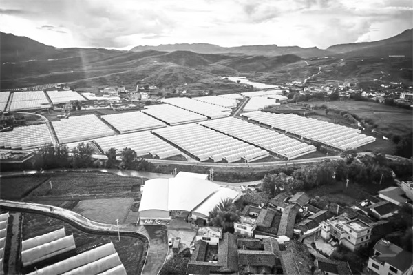 1669854180433502.jpg 6-3 3 超级工程.jpg