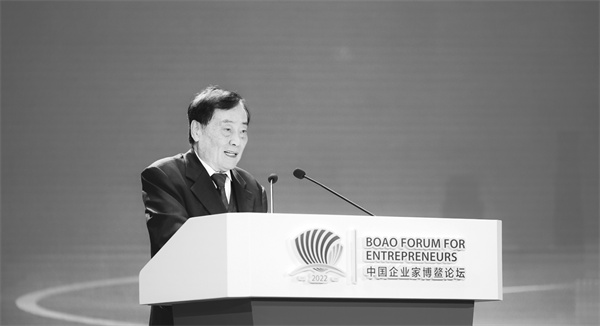 1669855275643770.jpg 1-2 2,宗庆后:弘扬企业家精.jpg