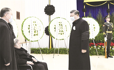 1-2 2，12月5日，江泽民同志的遗体.jpg