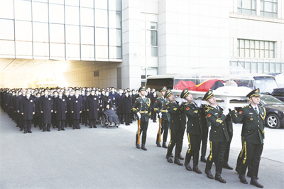 1-4 4，12月5日，江泽民同志的.jpg