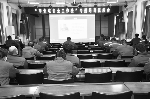 7-1 1银光集团学习“李党.jpg