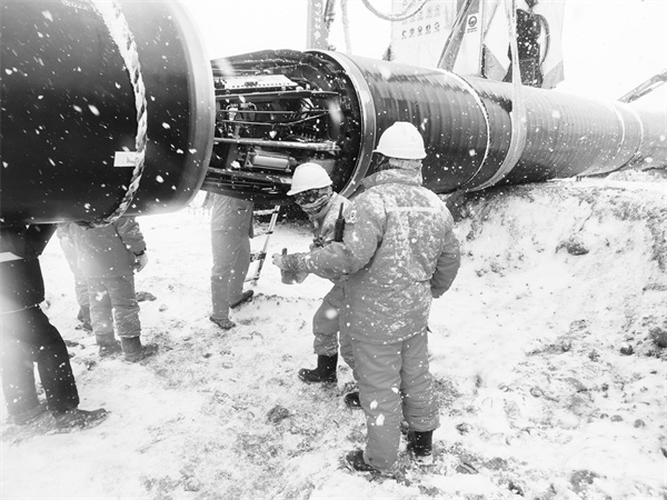 6-2 8 战风雪 斗严寒 全力做.jpg