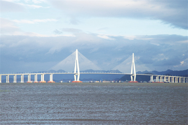 1672061907810350.jpg 1-4 象山港大桥防腐工程.jpg