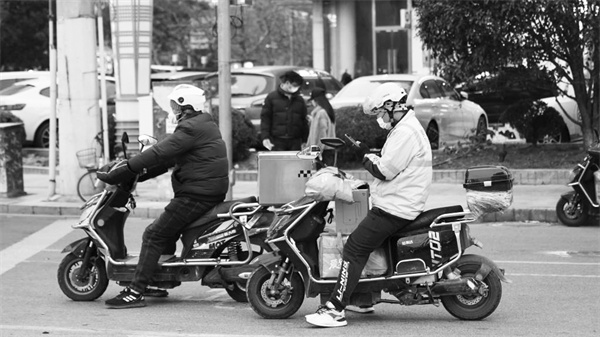 1672231131713921.jpg 3-1 1,街头奔波的外卖小.jpg