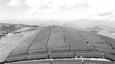 1673092890880173.jpg 2-1 1 发电方阵场区.jpg