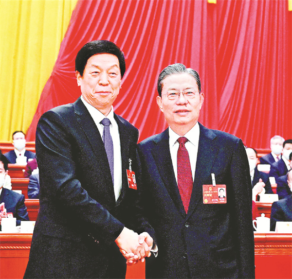 2-1 2、赵乐际同栗战书握手.jpg