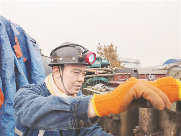 8-1 1 “德技双馨.jpg