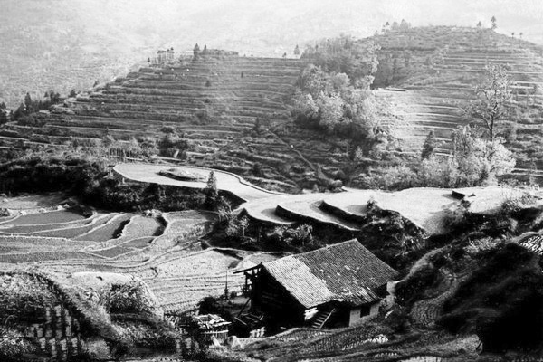 3-2 图配文1 2隆回.jpg