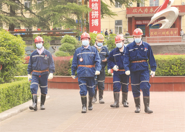 1681814452496805.jpg 5-1 2鹤煤三矿“五个强.jpg