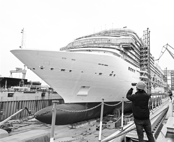 6-2 2 国产大邮轮.jpg