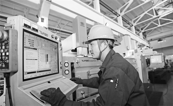 3-5 1 5 宁波臻至机械模具有限.jpg