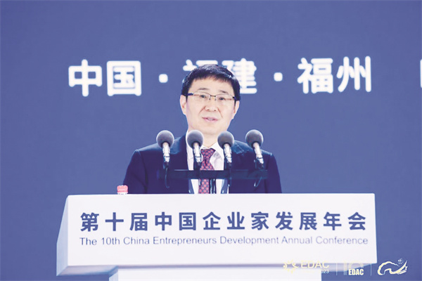 1684760616190950.jpg 1-6 6,全国人大代表、隆基绿能董事长钟宝申.jpg