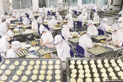 1-2 图配文2天津狗不理食品.jpg